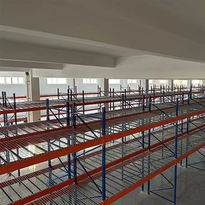 Terrasse en treillis métallique galvanisé pour stockage